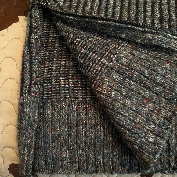 Leo & Nicole - Tamra Cowl Neck Zipper Detail Pullover - Dark Green - XL - Picture 3 of 5